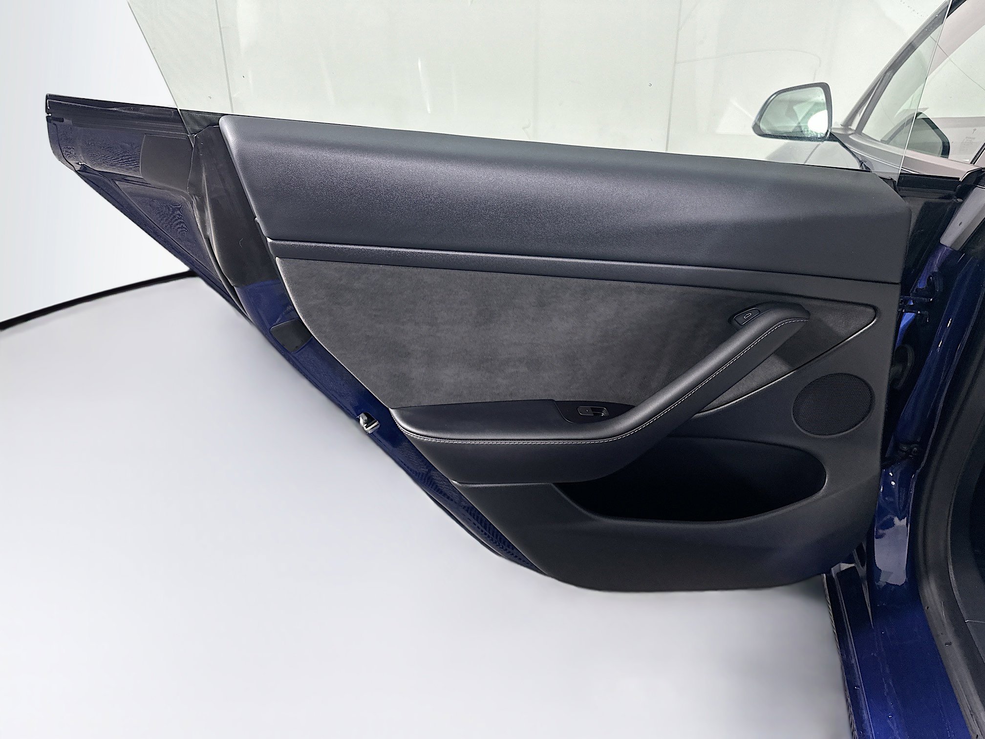 Used 2023 Tesla Model 3 Standard Range image 25