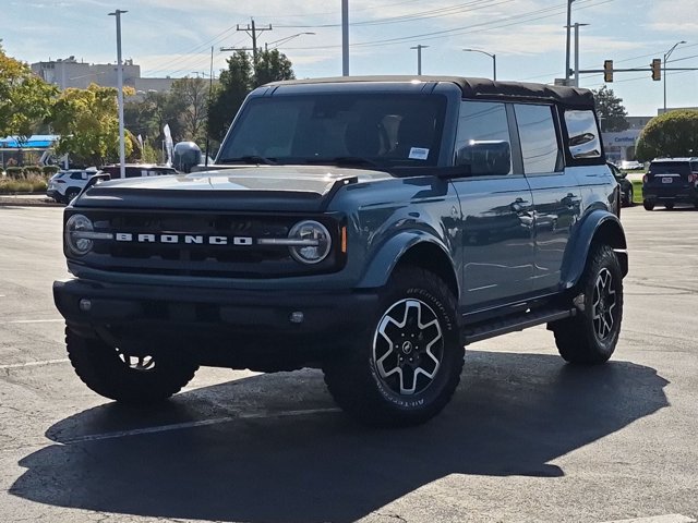 Used 2021 Ford Bronco Outer Banks AWD/4WD image 2