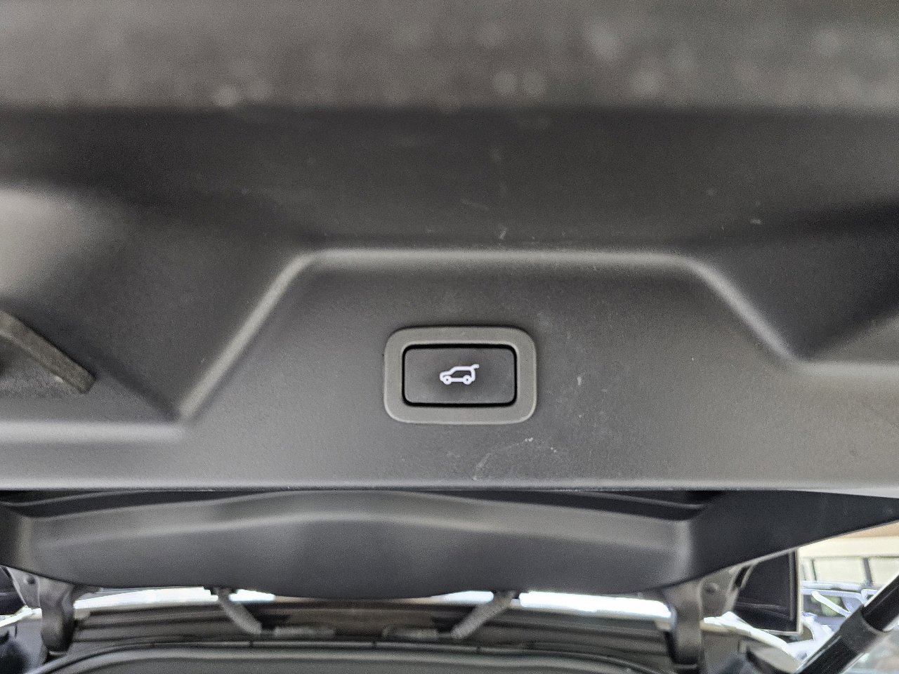 Used 2017 Land Rover Range Rover HSE image 14