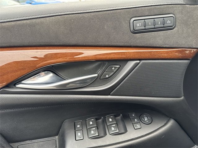 Used 2018 Cadillac Escalade Luxury image 11