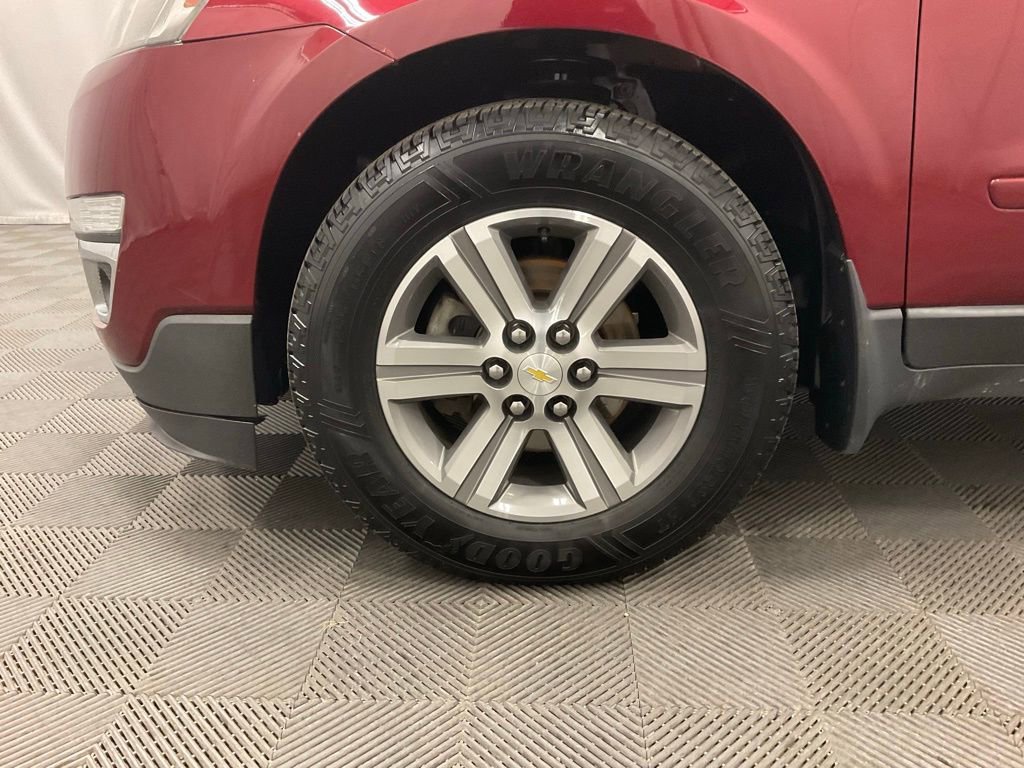 Used 2015 Chevrolet Traverse LT image 14