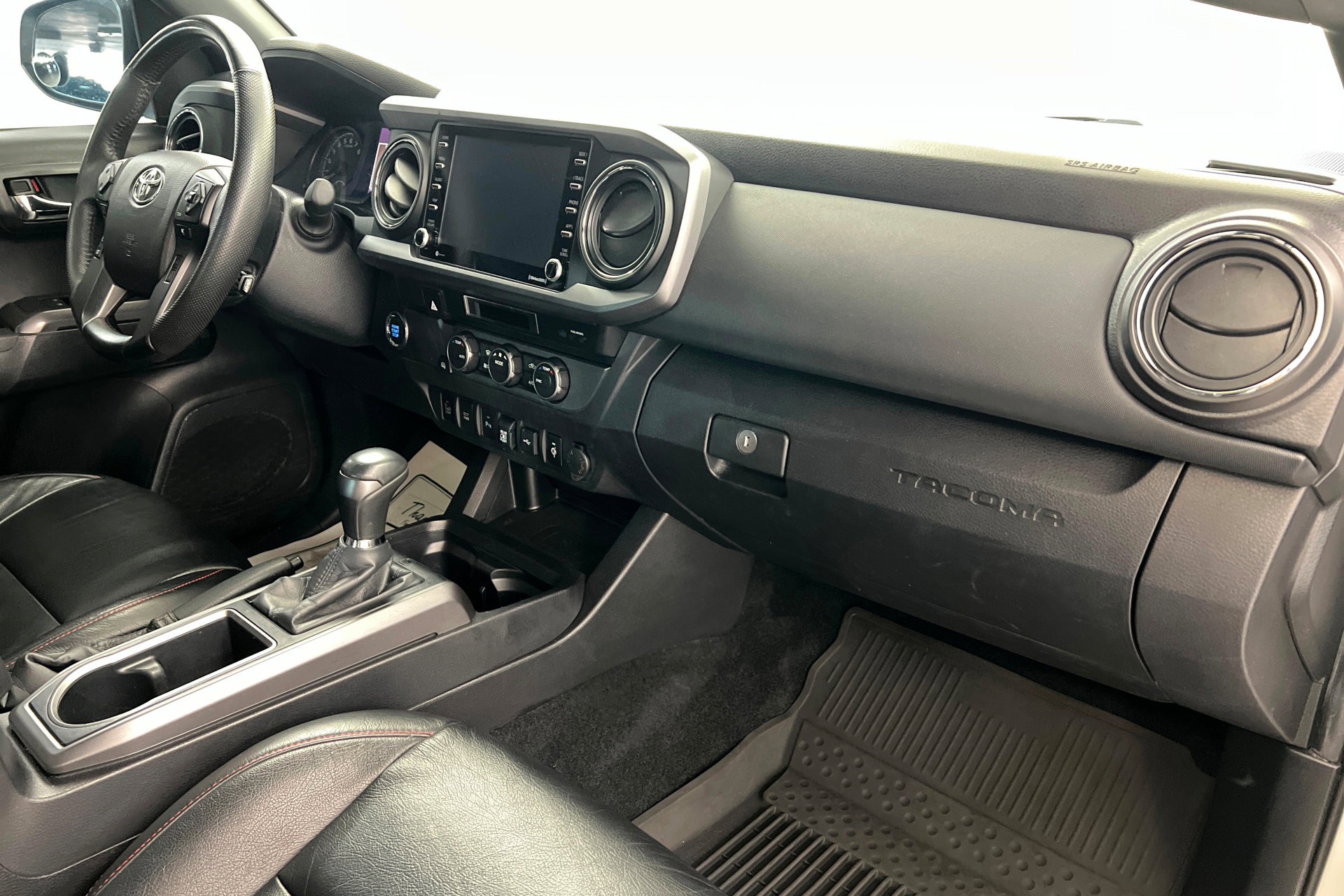 Used 2021 Toyota Tacoma TRD Sport w/ Technology Package image 24