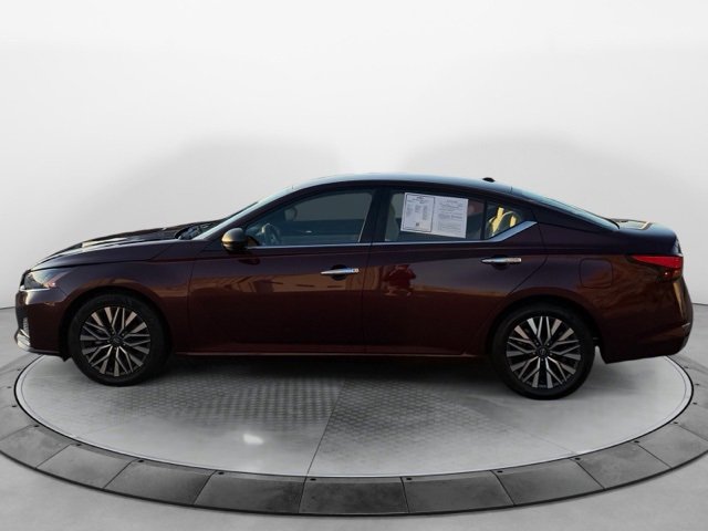 Used 2024 Nissan Altima 2.5 SV image 6