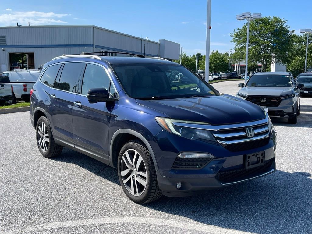 Used 2018 Honda Pilot Touring image 3