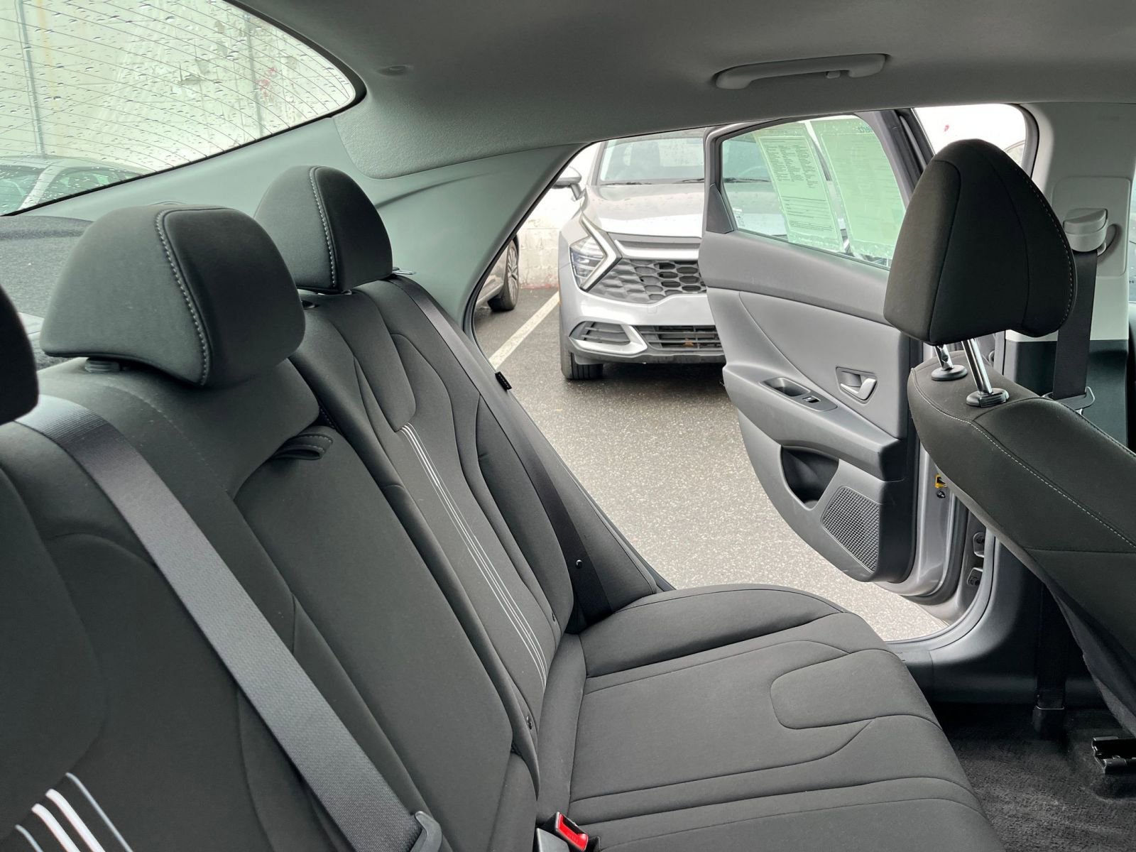 Used 2025 Hyundai Elantra SEL image 38