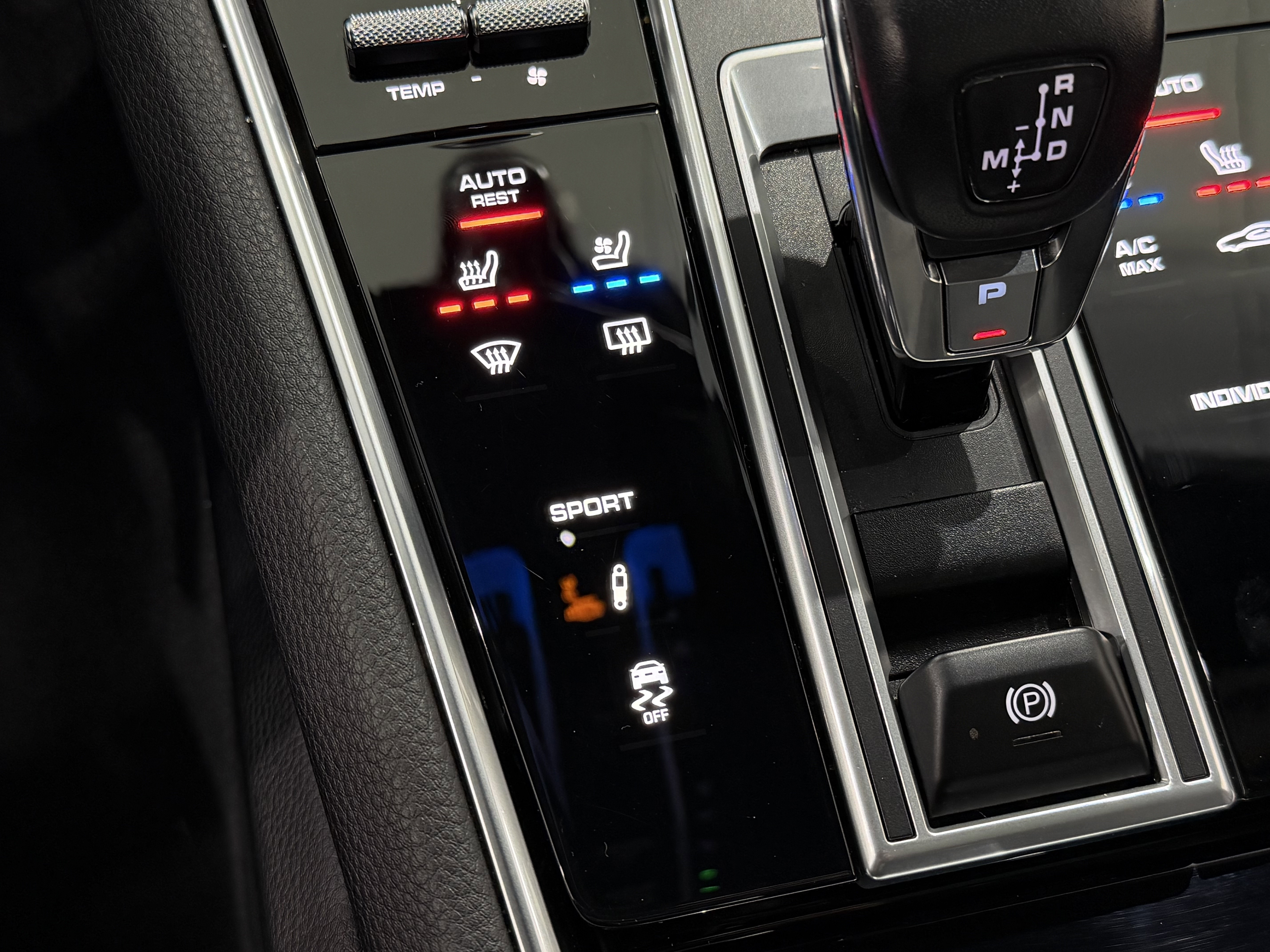 Certified 2022 Porsche Panamera 4 Platinum Edition image 38