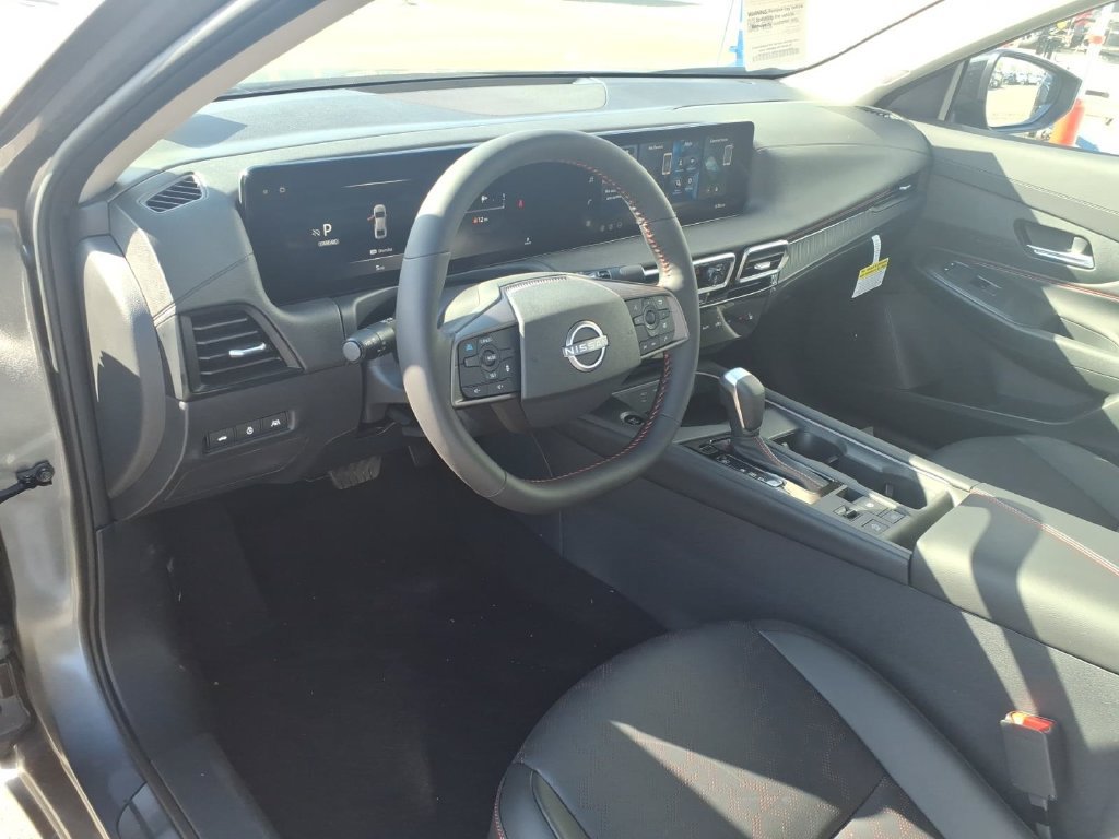New 2026 Nissan Sentra SR w/ SR Premium Package FWD image 9