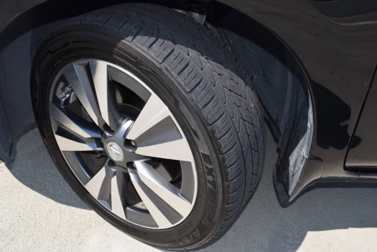 Used 2015 Nissan Leaf SL w/ Premium Package image 2