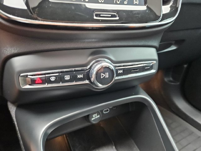 Certified 2023 Volvo C40 P8 Recharge Ultimate w/ Protection Package Premier AWD/4WD image 26