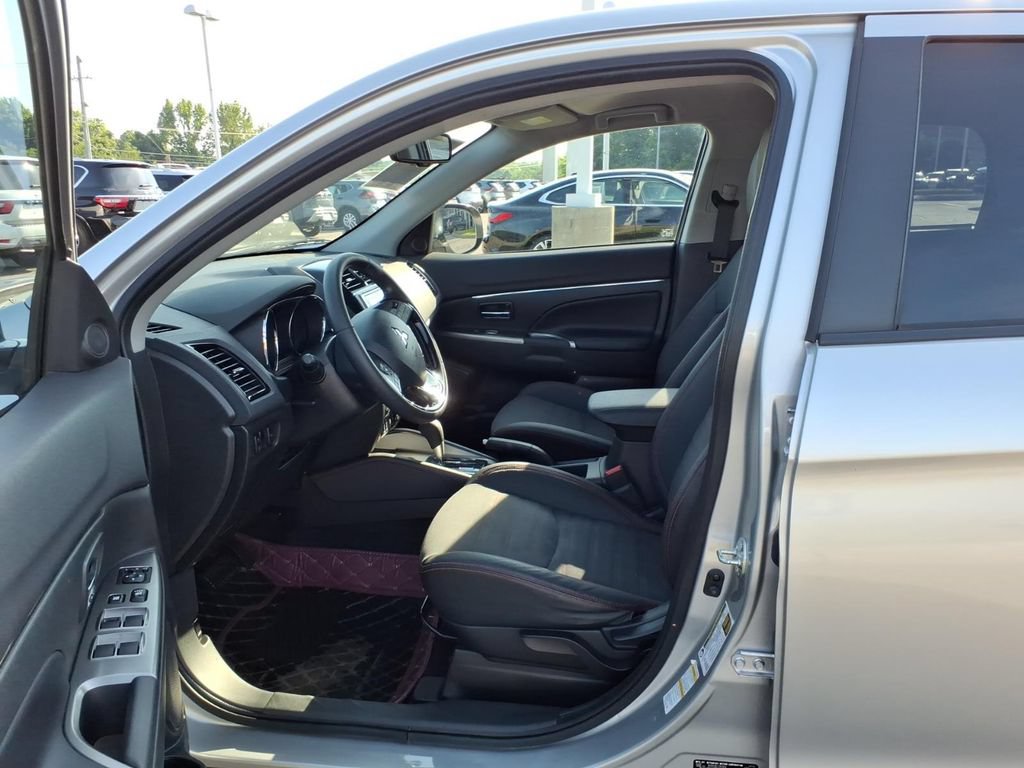 Used 2022 Mitsubishi Outlander Sport SE FWD image 4