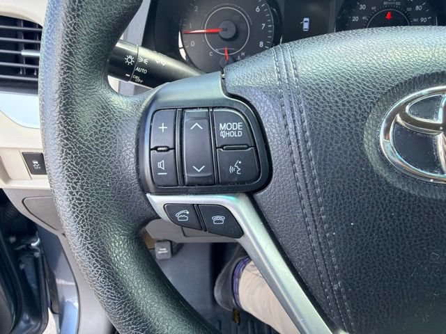 Used 2017 Toyota Sienna LE FWD image 16
