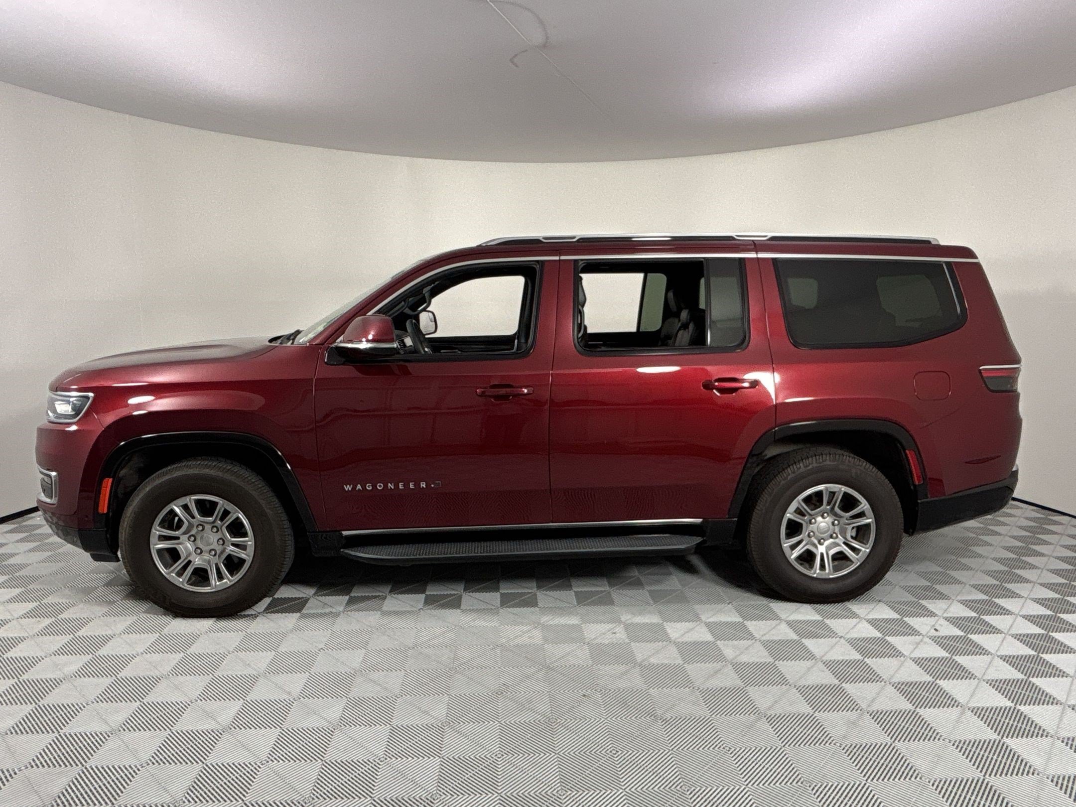 Used 2022 Jeep Wagoneer Series I AWD/4WD image 2