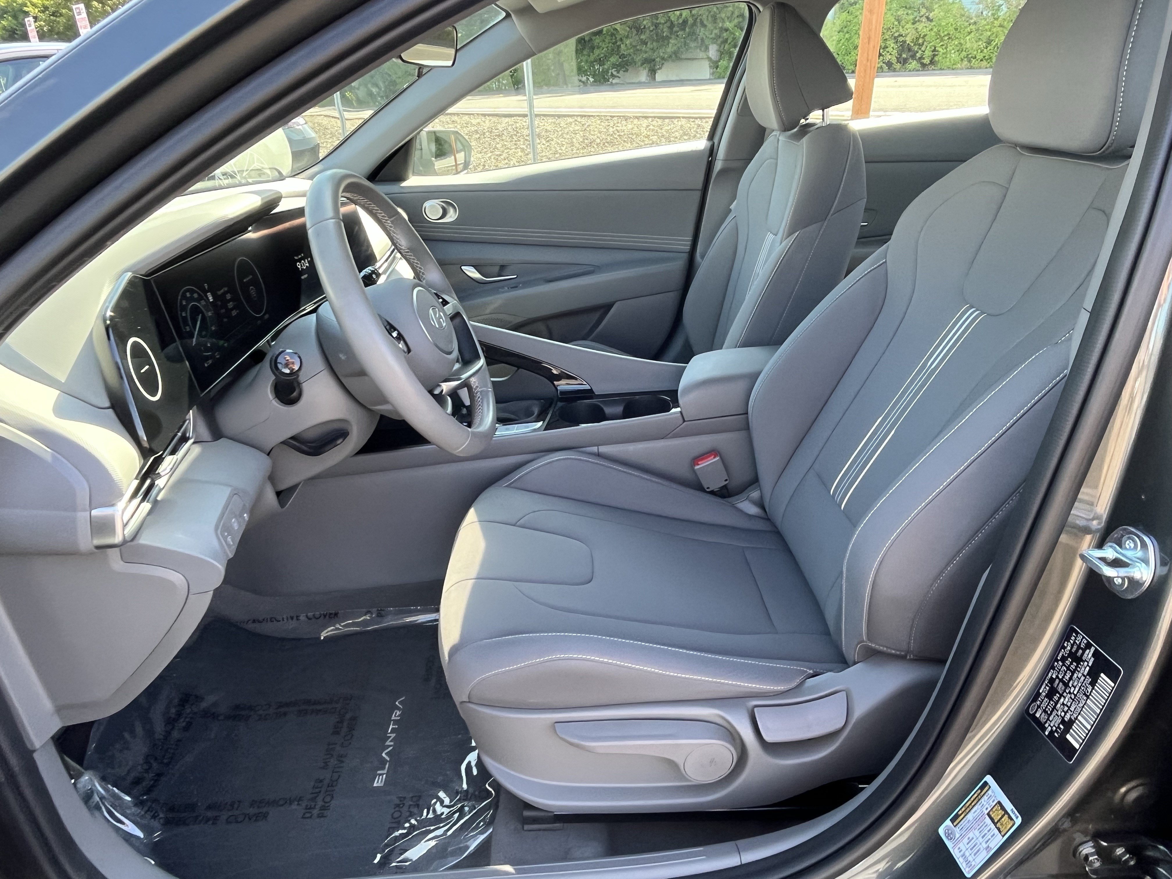 Certified 2025 Hyundai Elantra Hybrid FWD image 10