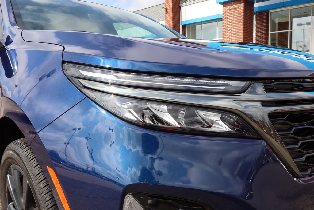 Used 2023 Chevrolet Equinox RS w/ LPO, Floor Liner Package image 4