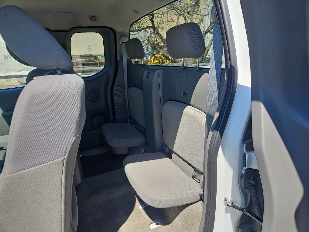 Used 2018 Nissan Frontier S RWD image 16