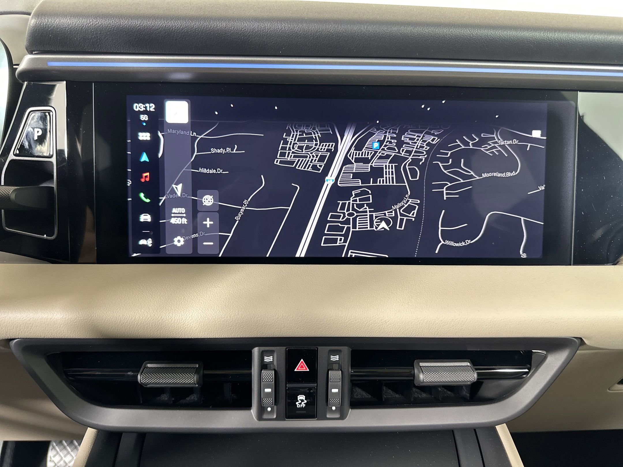 Certified 2025 Porsche Macan 4 Electric image 25