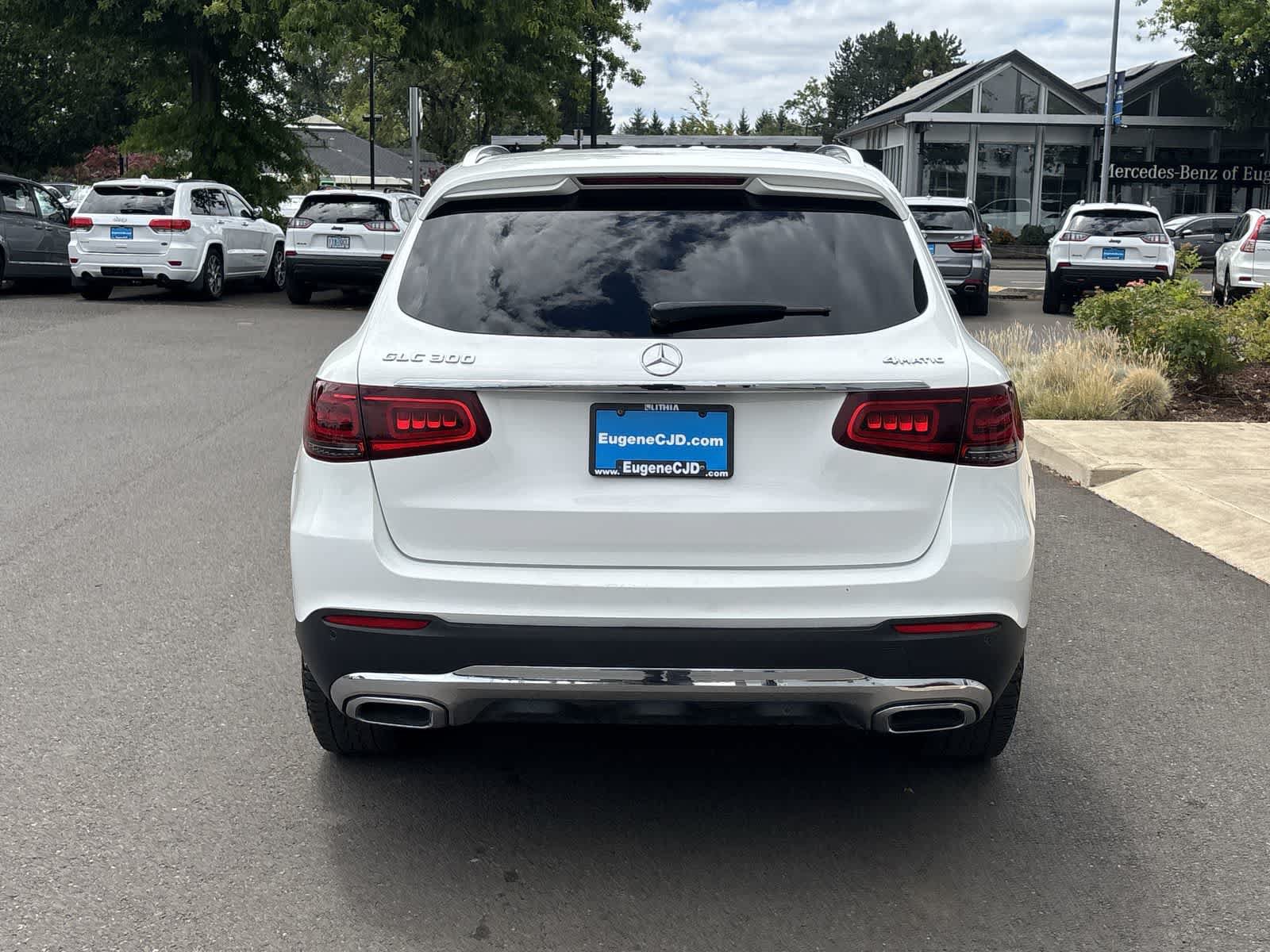 Used 2021 Mercedes-Benz GLC 300 4MATIC image 4