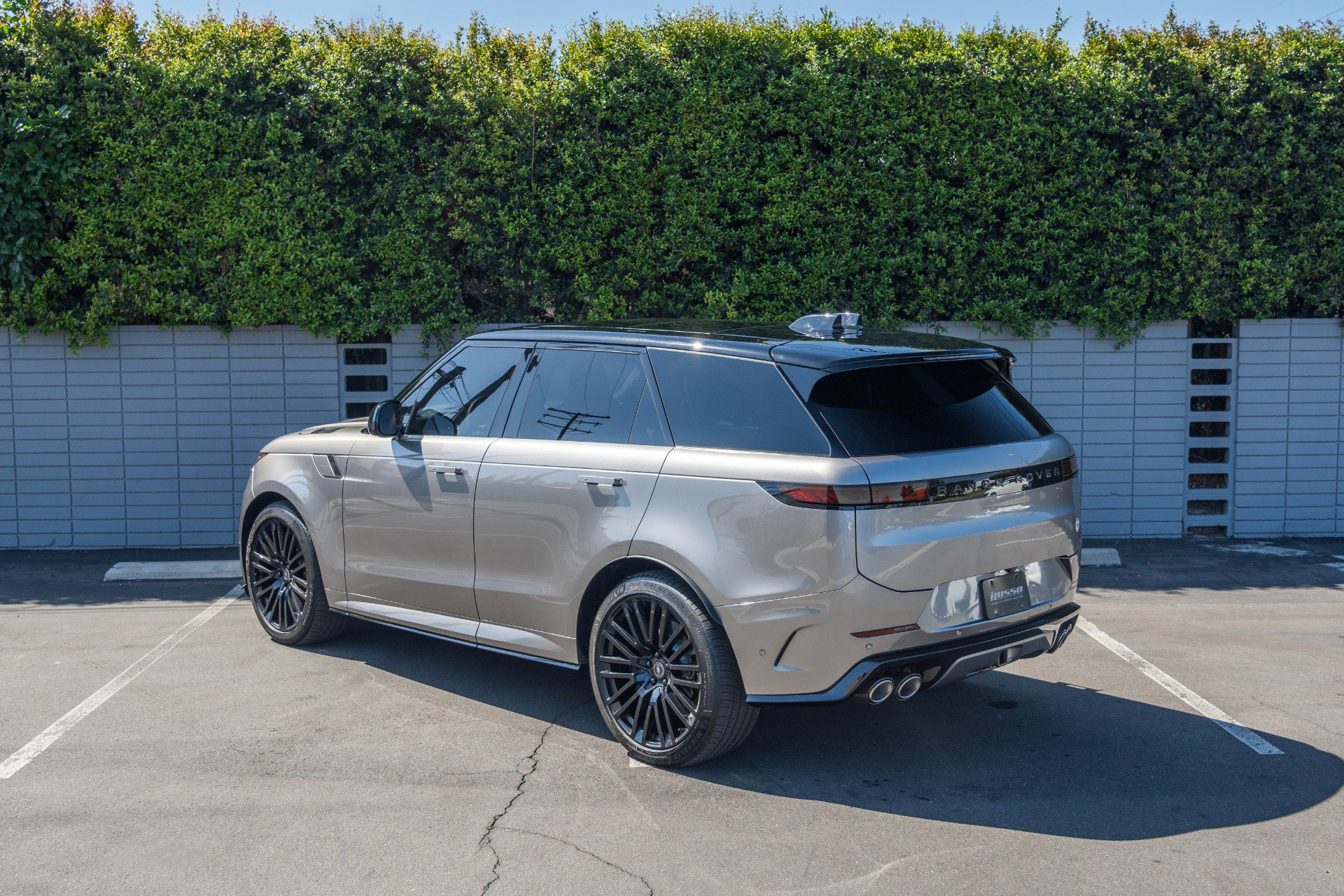 Used 2024 Land Rover Range Rover Sport image 4