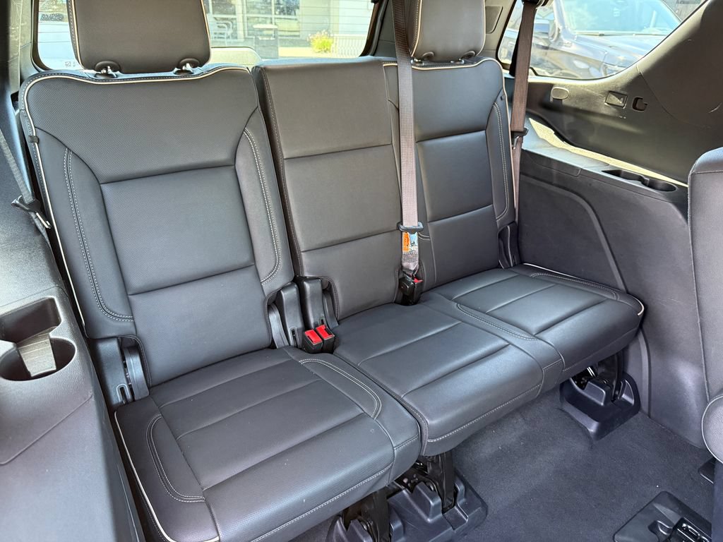 Used 2025 Chevrolet Tahoe Premier AWD/4WD image 17