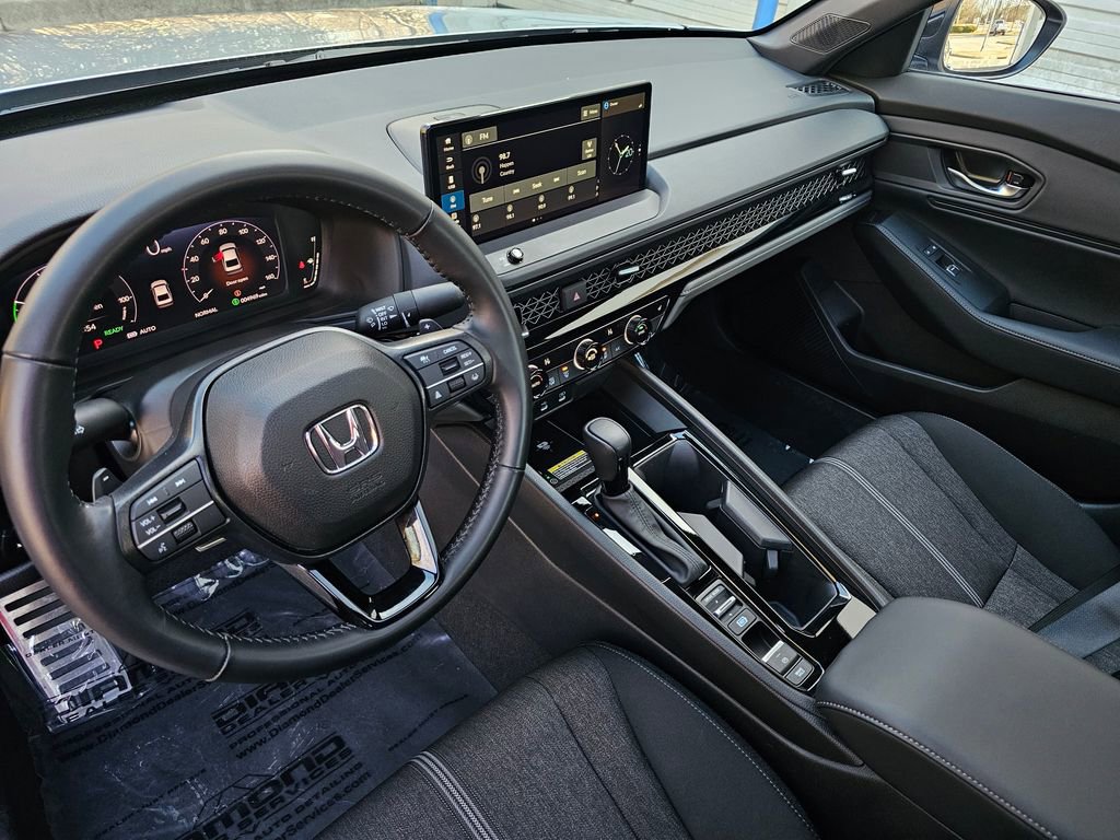 Used 2025 Honda Accord Sport image 9