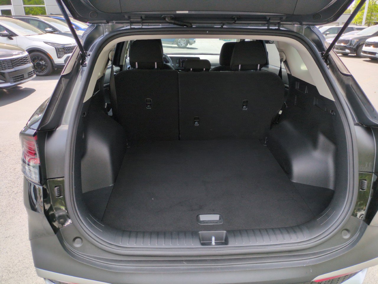 Used 2024 Kia Sportage LX AWD/4WD image 36