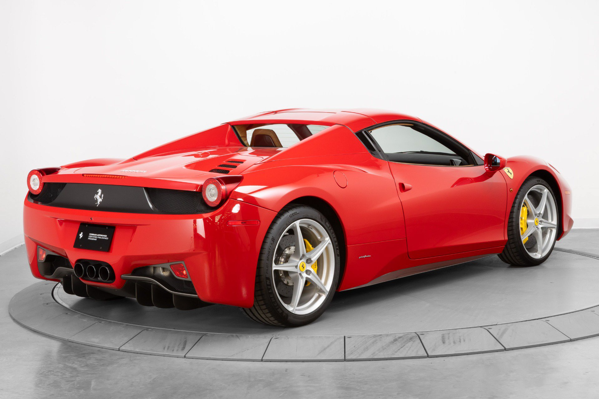 Certified 2014 Ferrari 458 Spider RWD image 16