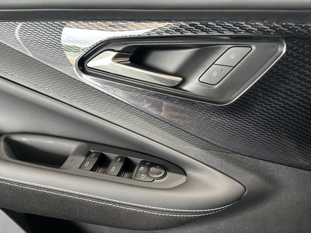 New 2025 Chevrolet Blazer EV LT image 11