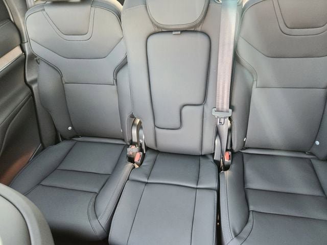New 2025 Volvo EX90 Plus w/ Protection Package Premier AWD/4WD image 13