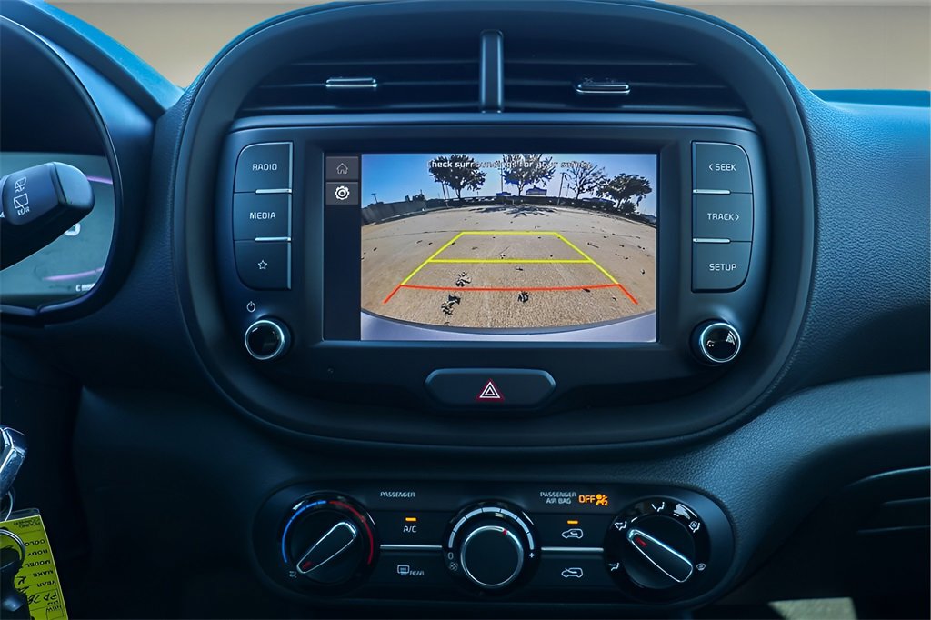 Used 2023 Kia Soul LX image 15