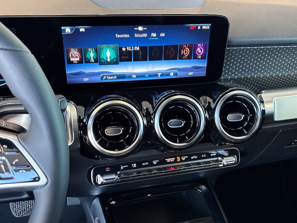 New 2026 Mercedes-Benz GLB 250 4MATIC image 18