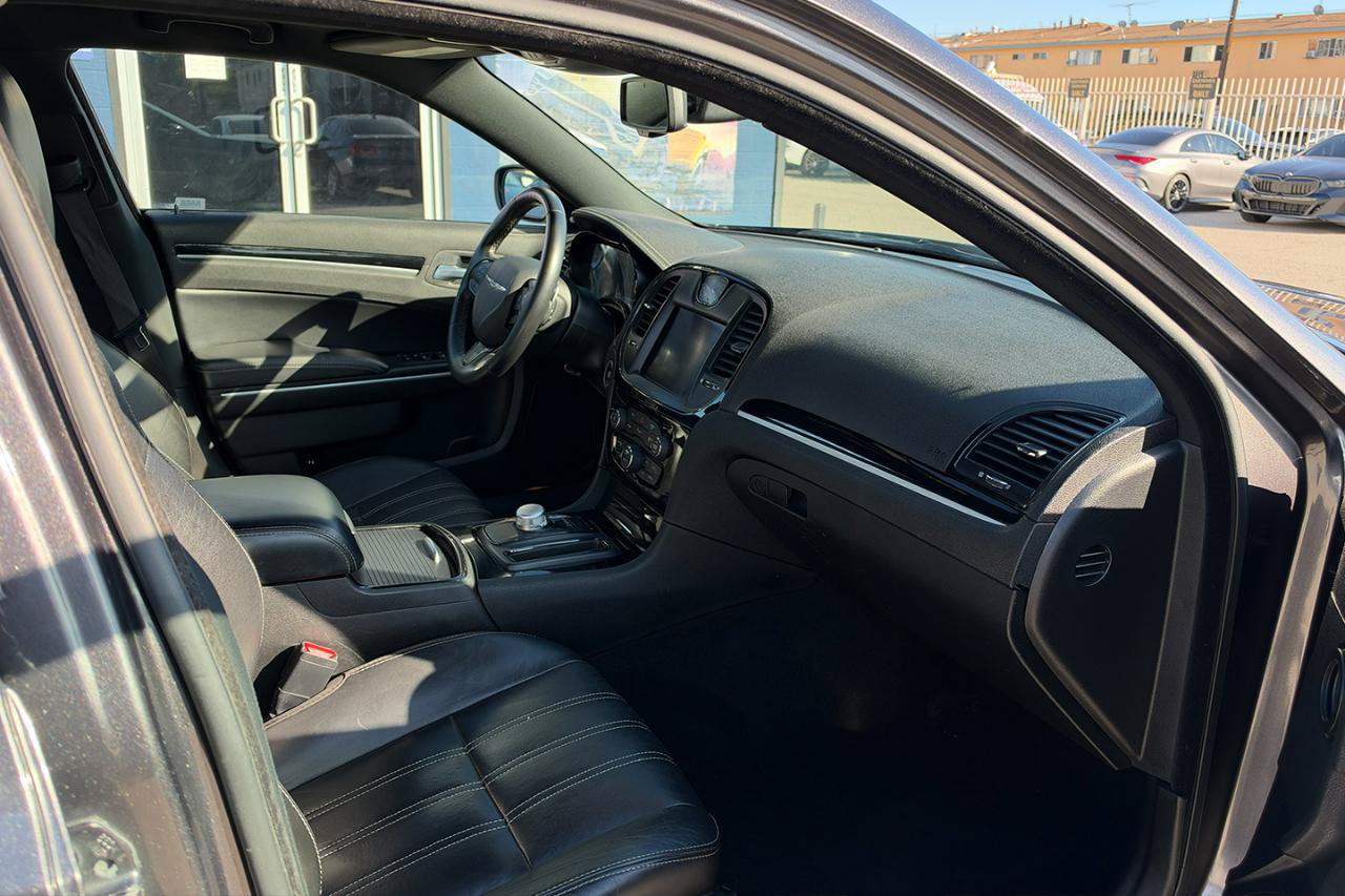 Used 2022 Chrysler 300 S RWD image 18