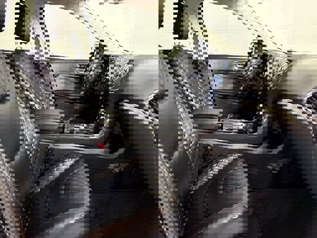 Used 2024 Ford Edge Titanium image 13