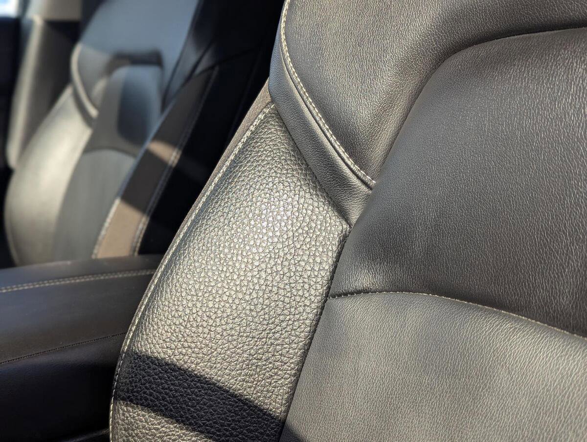 Used 2024 Nissan Pathfinder SL AWD/4WD image 19