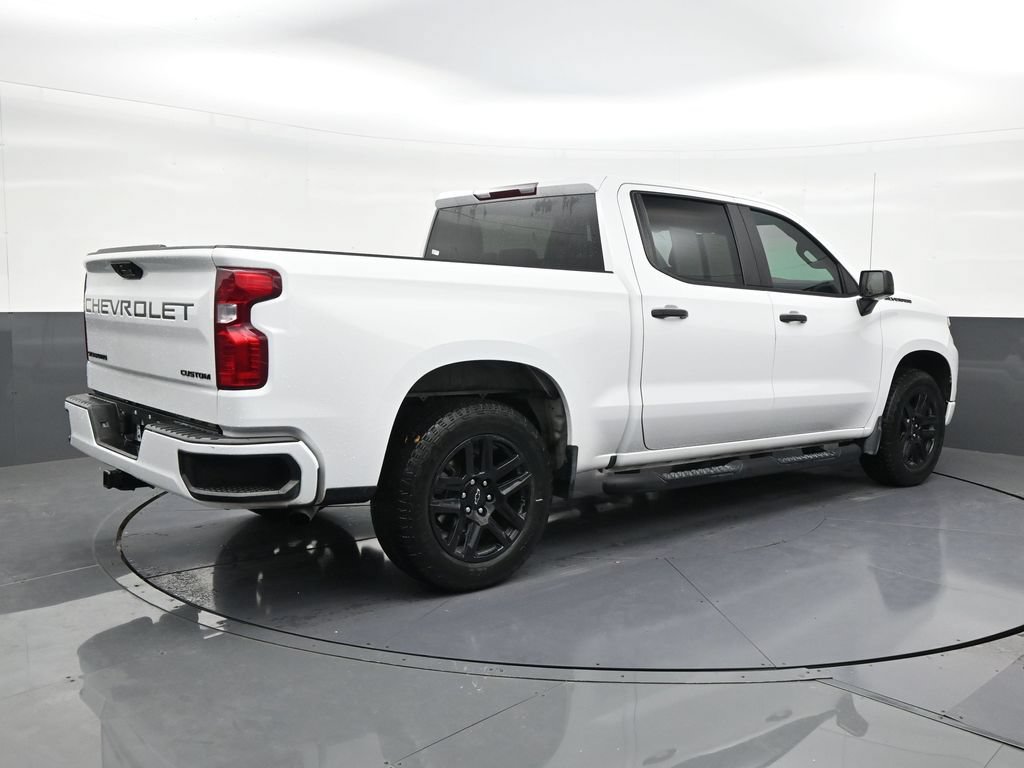 Used 2024 Chevrolet Silverado 1500 Custom w/ Turbomax Blackout Package RWD image 5