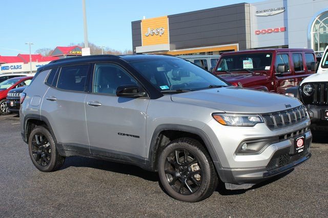 Used 2022 Jeep Compass Altitude image 1