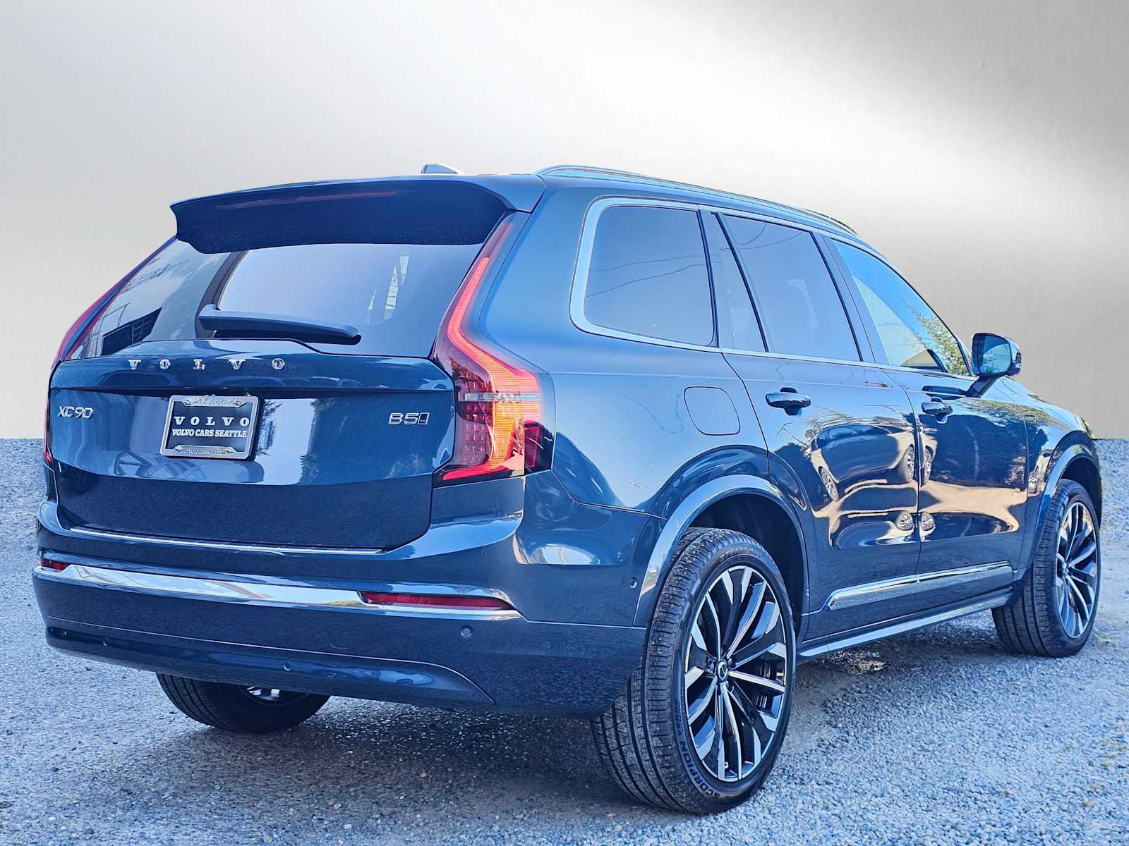 New 2026 Volvo XC90 B5 Plus image 7