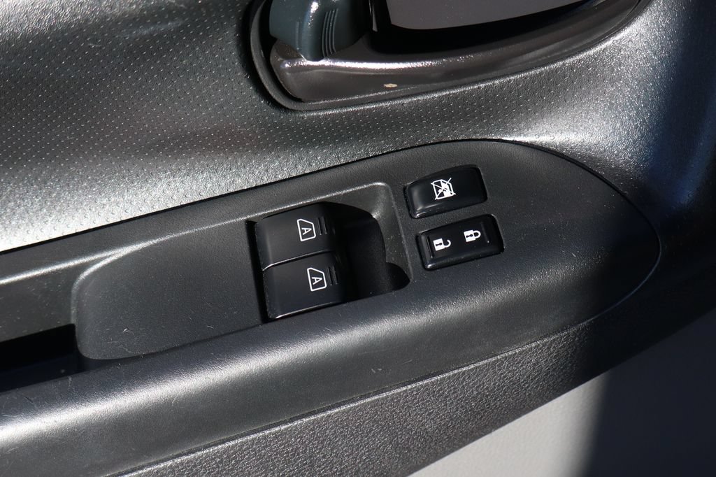 Used 2017 Nissan NV200 S FWD image 19