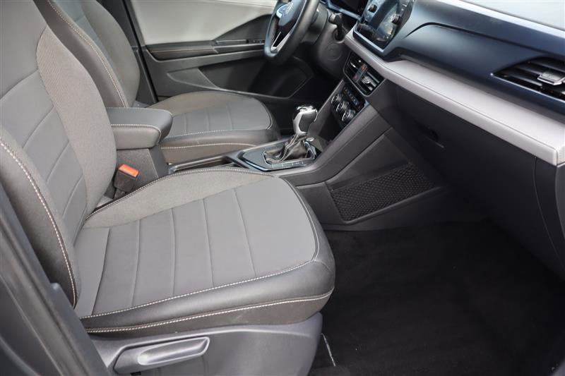 Used 2024 Volkswagen Taos SE image 14