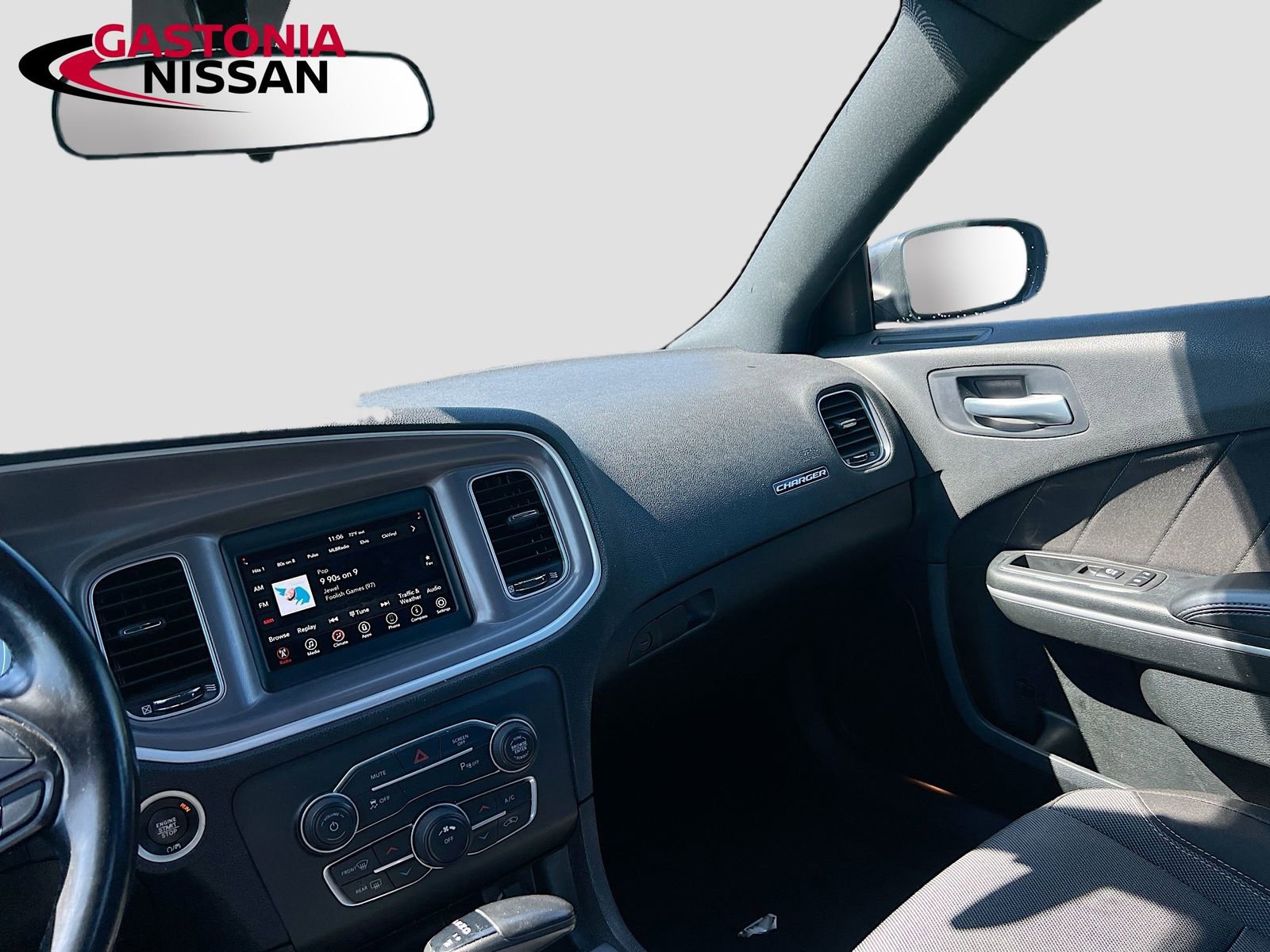 Used 2022 Dodge Charger SXT image 30