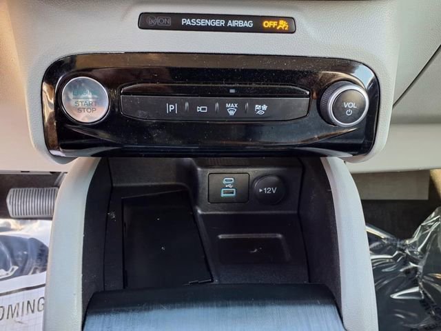 Certified 2023 Ford Escape SE w/ PHEV Premium Package image 22