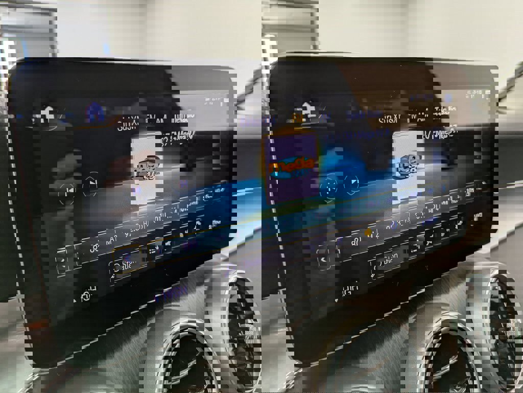 Used 2021 Mercedes-Benz GLC 300 4MATIC image 12