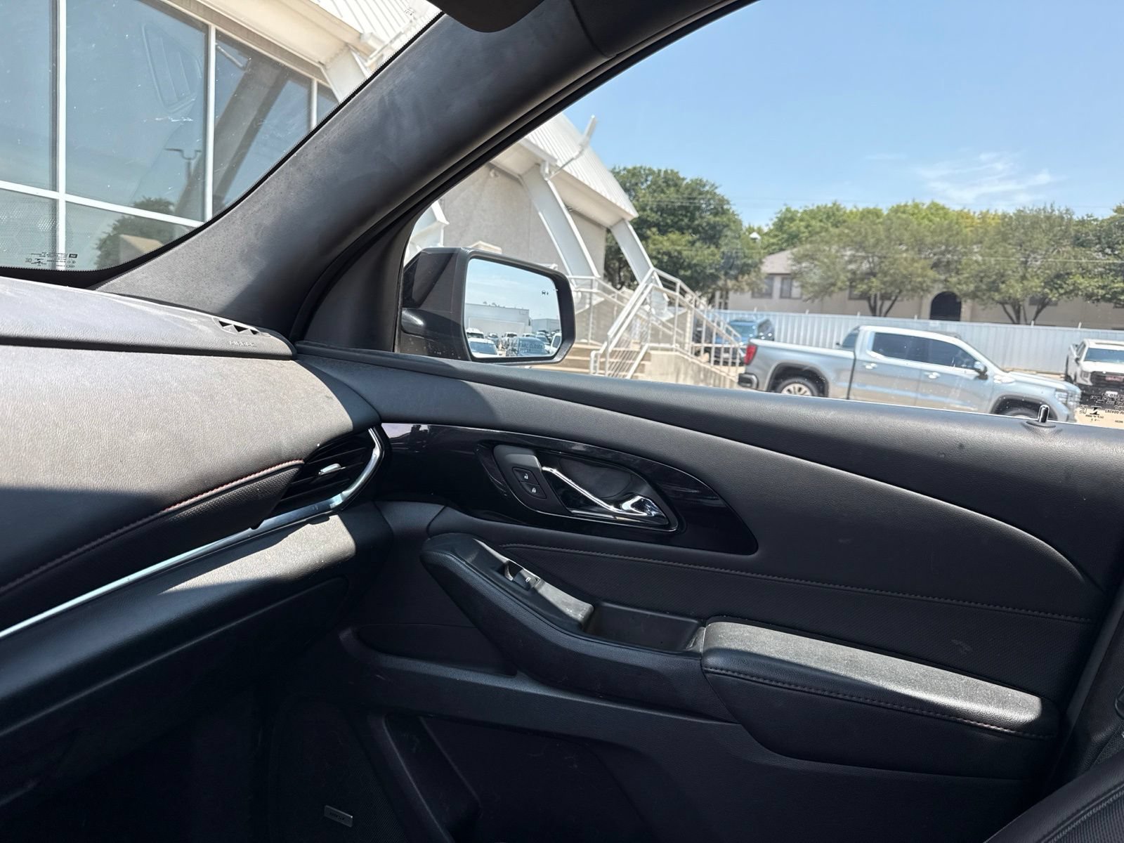 Used 2023 Chevrolet Traverse RS FWD image 27