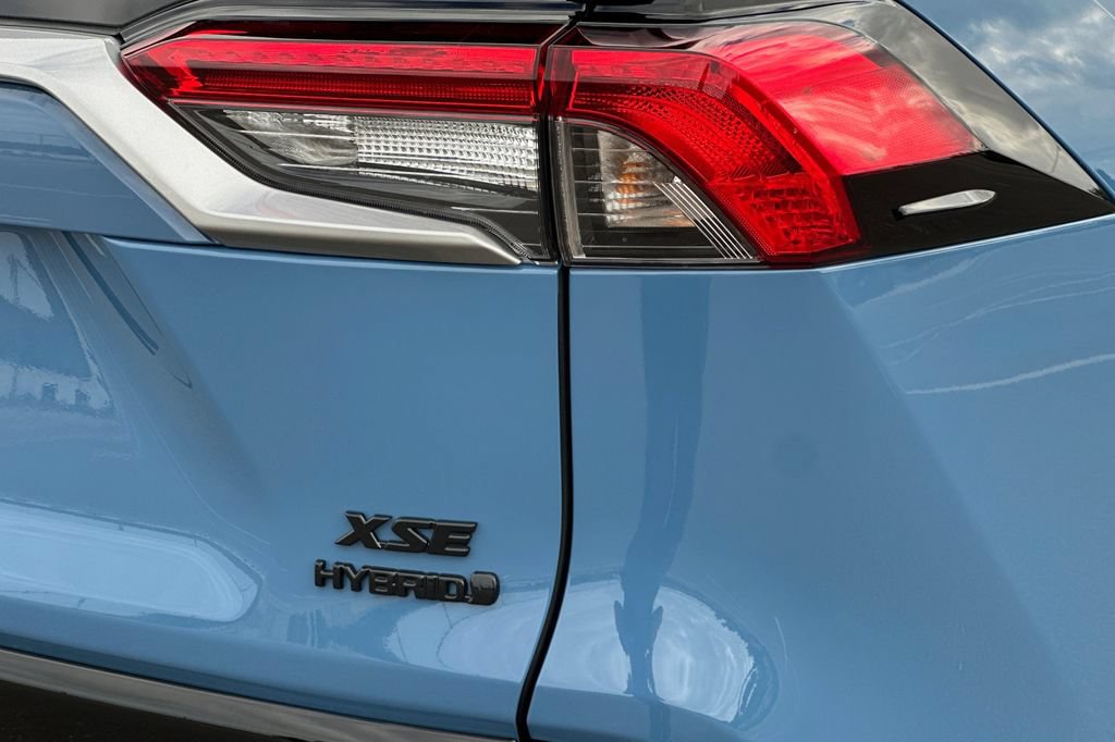 Used 2024 Toyota RAV4 XSE AWD/4WD image 26