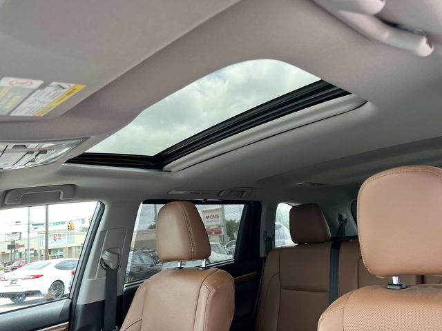Used 2018 Toyota Highlander Limited w/ Protection Package #3 AWD/4WD image 28