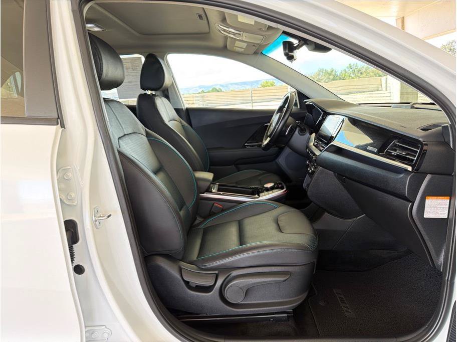 Used 2020 Kia Niro EX Premium w/ Cold Weather Package FWD image 14
