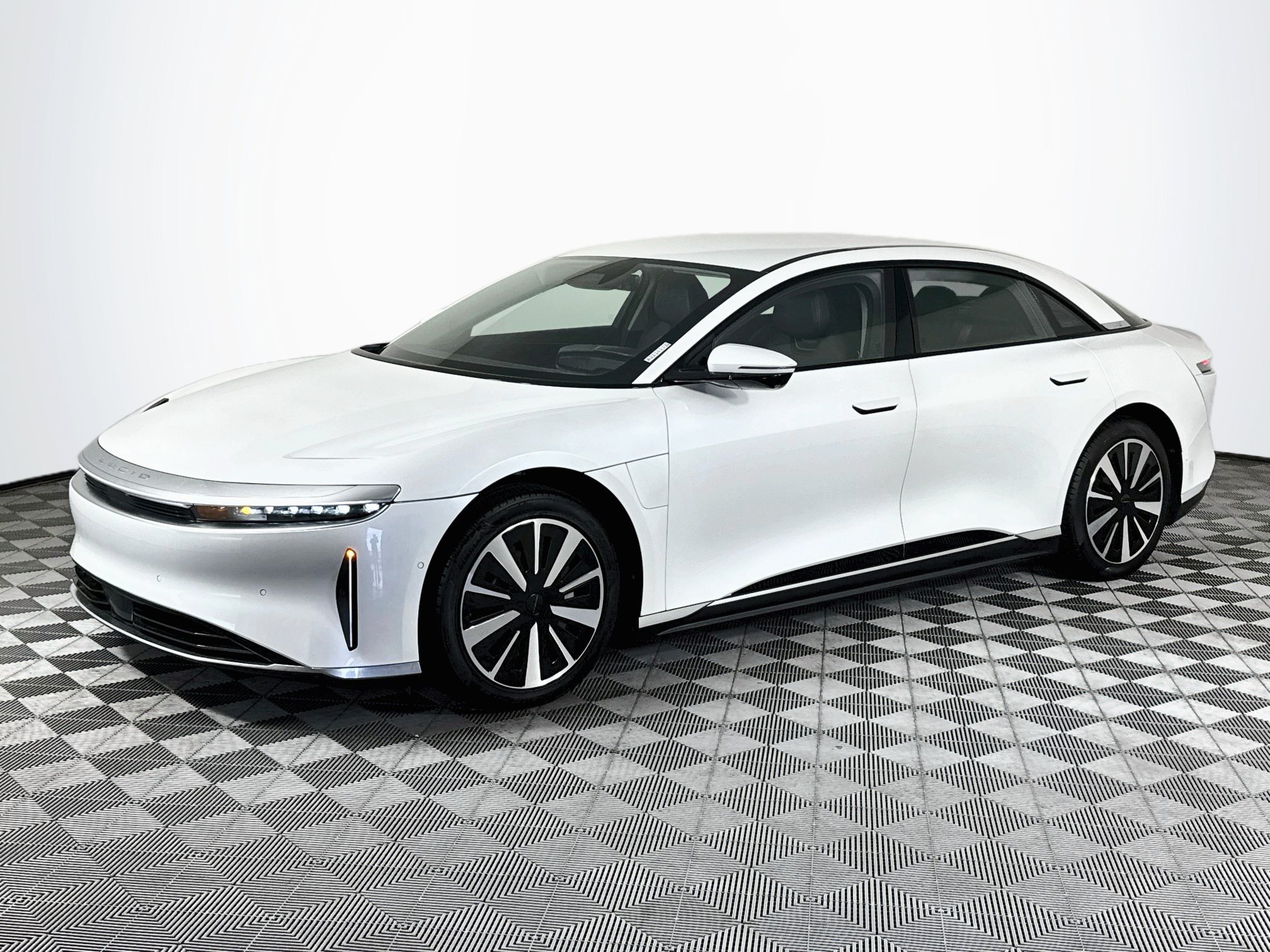 Used 2025 Lucid Air Touring AWD/4WD image 4
