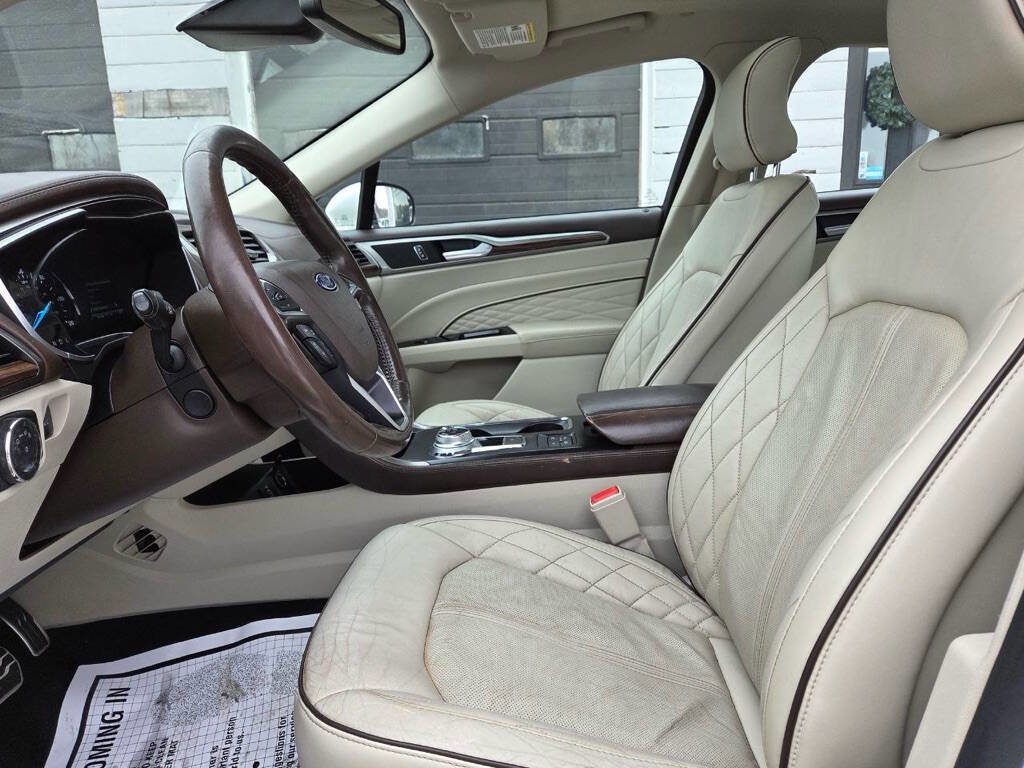 Used 2017 Ford Fusion Energi Platinum image 9