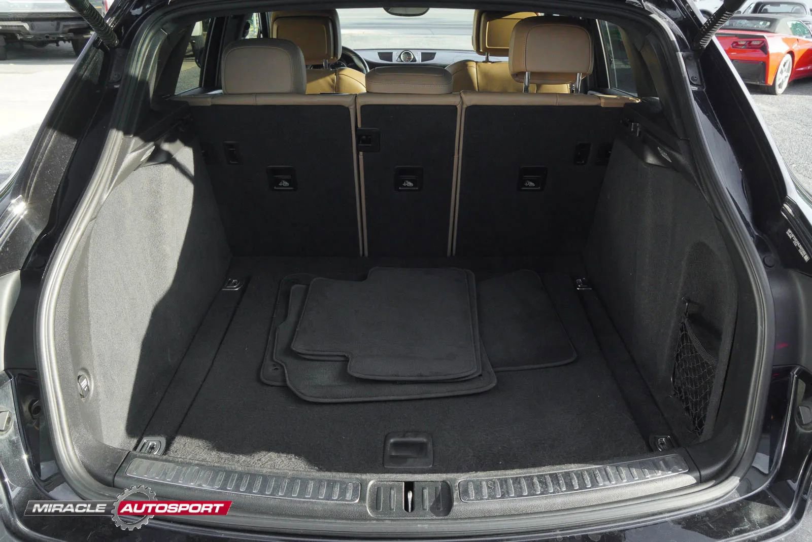 Used 2017 Porsche Macan Turbo image 28