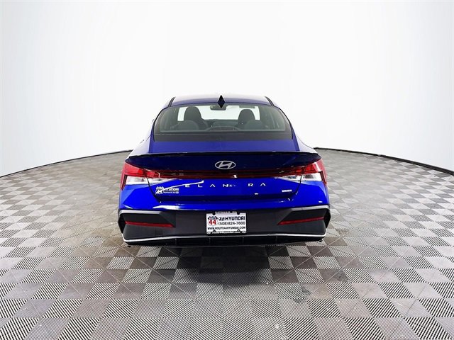 New 2025 Hyundai Elantra SEL image 7