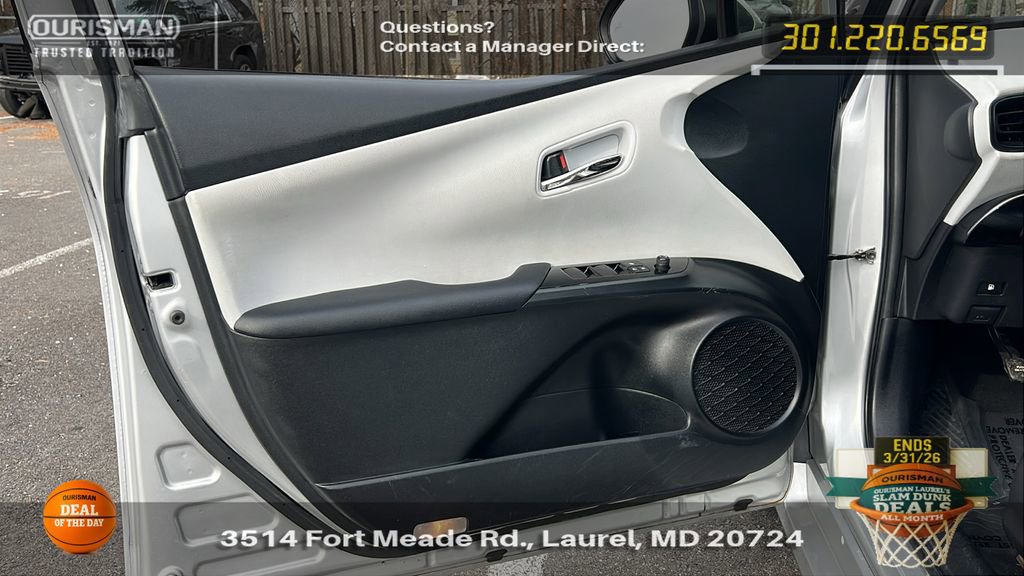 Used 2022 Toyota Prius LE image 16